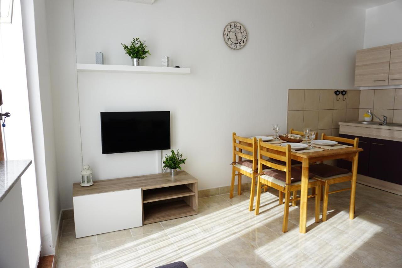 Apartment Jelena Fažana エクステリア 写真